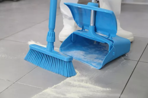 Igeax élelmiszeripari billenős szemetes lapát kék