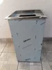 *SÉRÜLT* - Rozsdamentes acél szemetes szögletes levehető fedéllel 54L