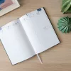 Határidőnapló agenda Standard B/5, heti fehér lapokkal fekete Bluering® 2027.