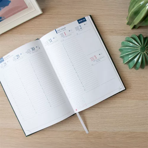 Határidőnapló agenda Standard B/5, heti fehér lapokkal kék Bluering® 2027.